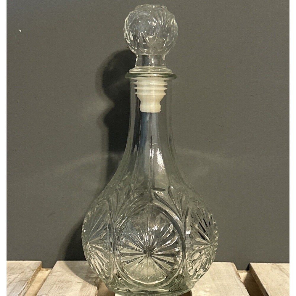 Vintage Anchor Hocking Medallion‎ Pattern 9.5in Whiskey/Wine Decanter